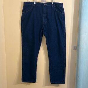 Wrangler Men's Deep Blue Regular Jeans Mens 42 x 32 pockets 80% cotton 20% poly